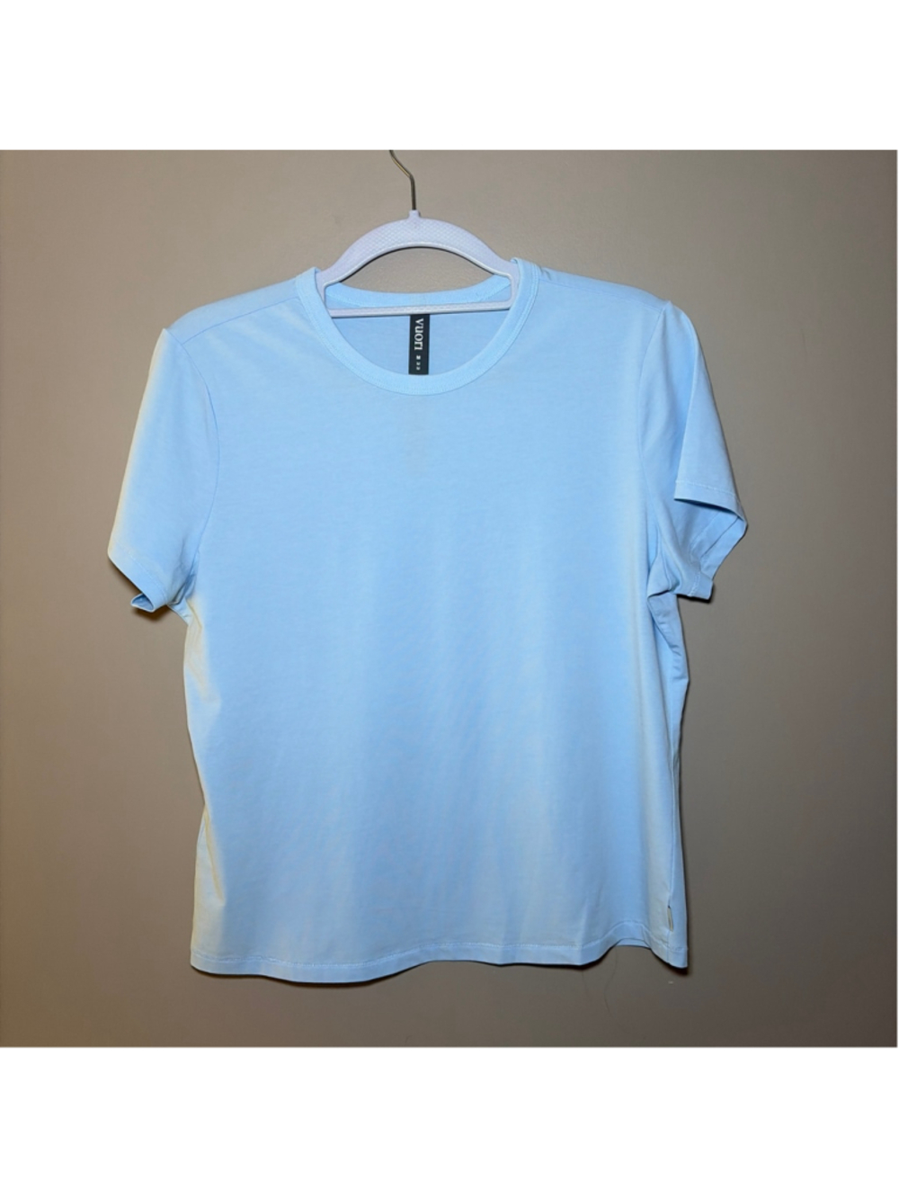 Vuori Short Sleeve Feather Classic Garment Dye Tee Light Blue Size Medium - Picture 2 of 10